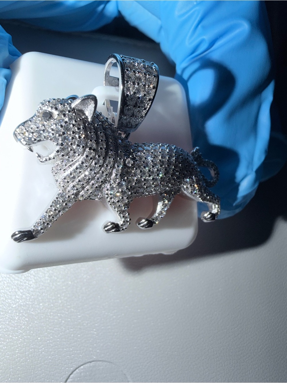 925 SILVER MOISSANITE
3.00CTW Silver lion pendant